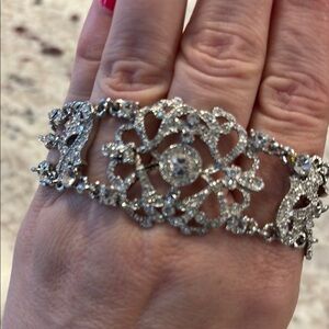 Elegant Silver rhinestone Floral Bracelet